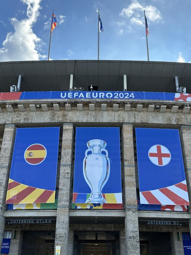 竞技宝-索斯盖特笑谈悲喜往事 凯恩：愿用一切换冠军