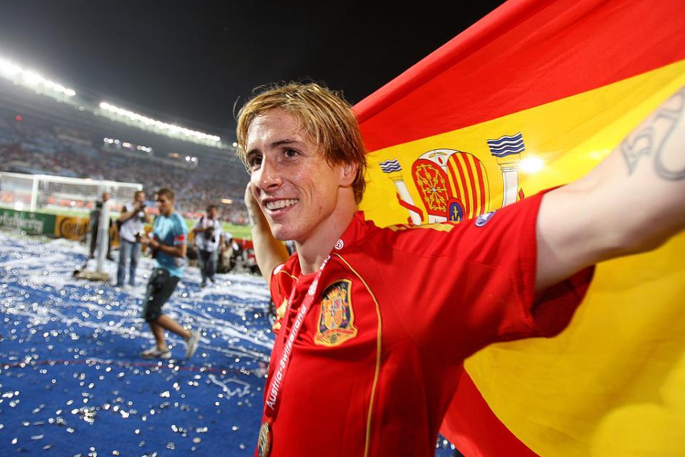 竞技宝体育-南非世界杯的这支西班牙这么厉害?若踢明年世界杯 还能轻松夺冠